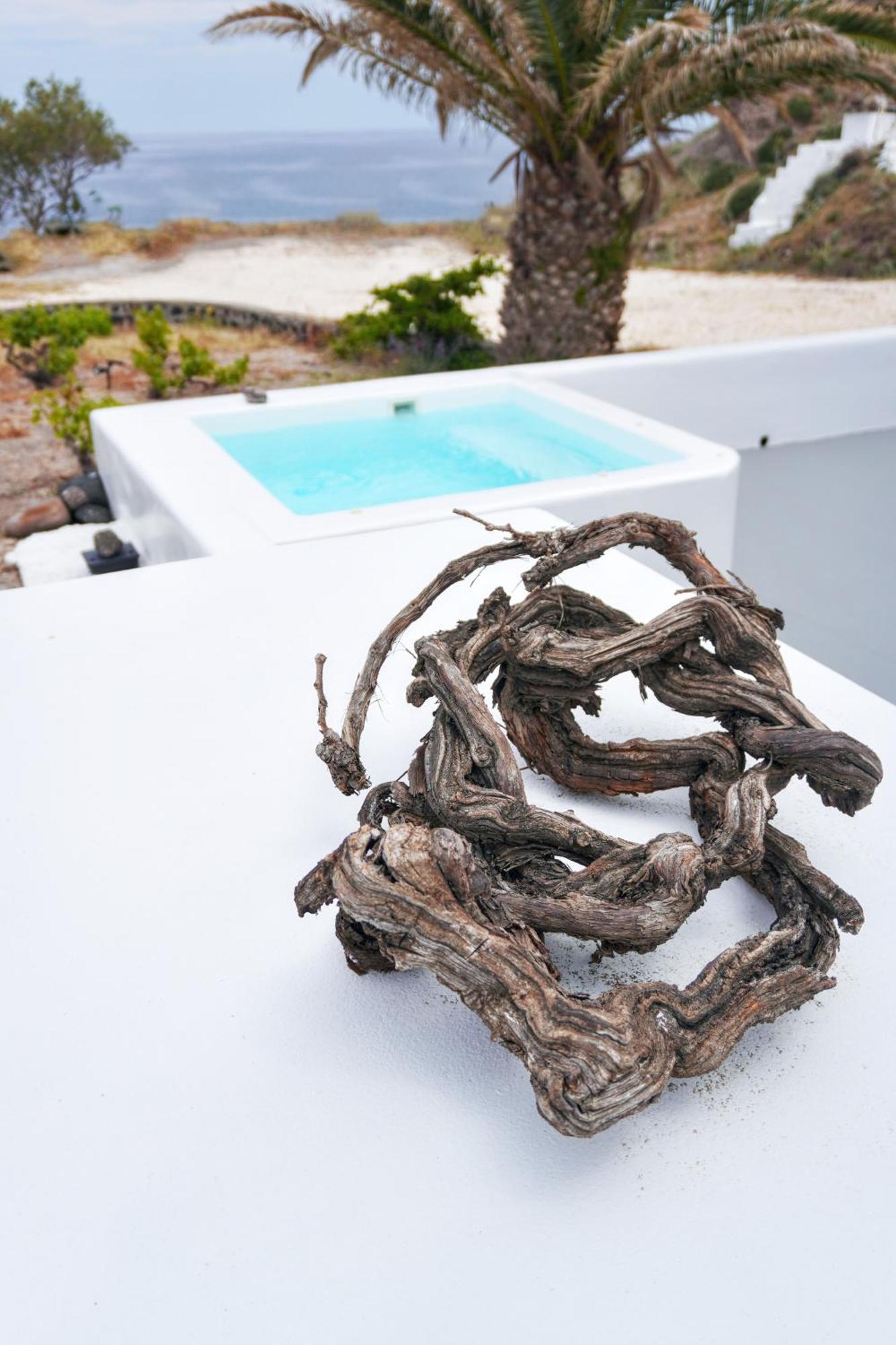 Peaceful Seafront Retreat In Santorini -Sonus Mare Beach Houses Vúrvulosz Kültér fotó