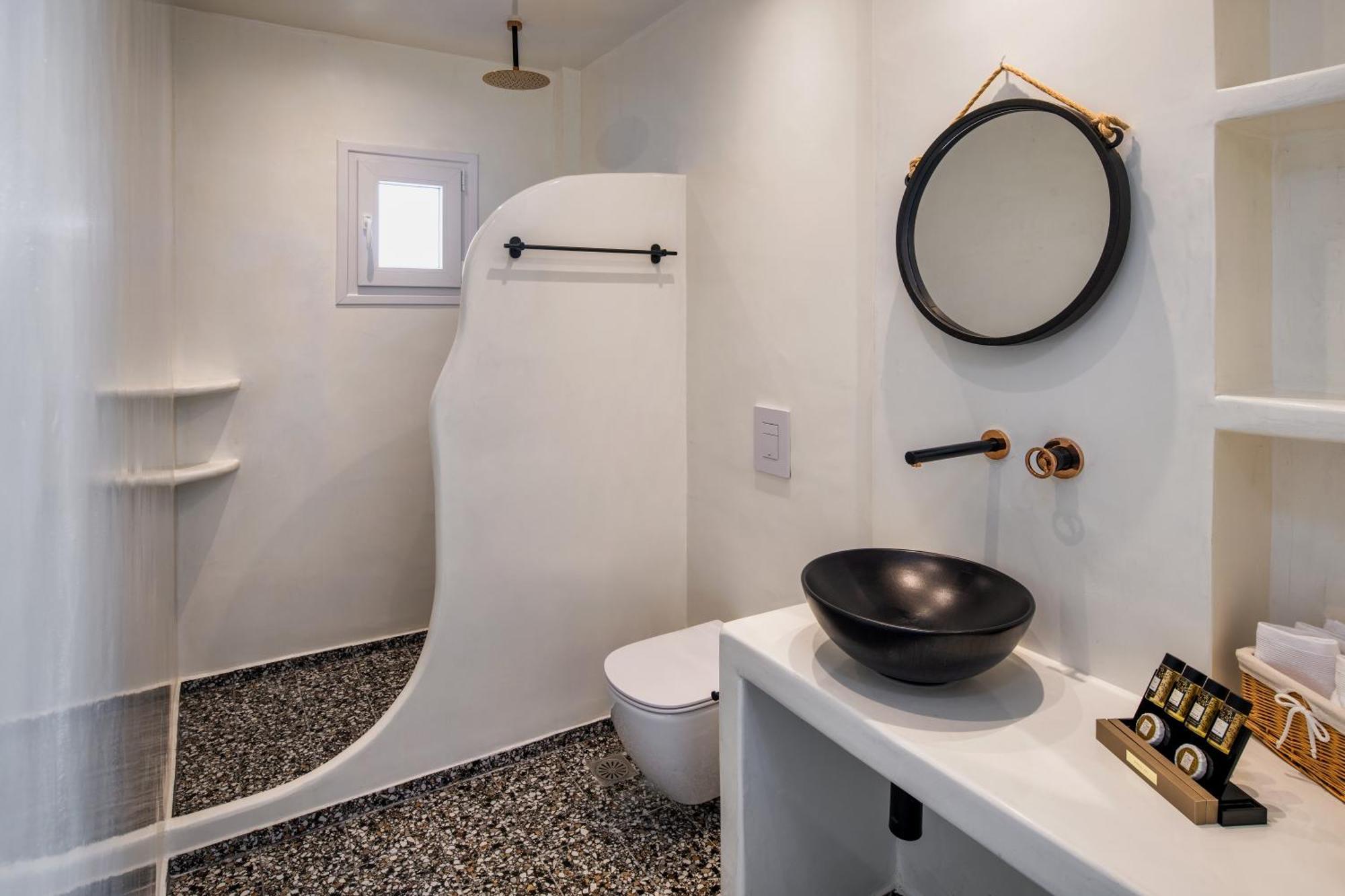 Peaceful Seafront Retreat In Santorini -Sonus Mare Beach Houses Vúrvulosz Kültér fotó